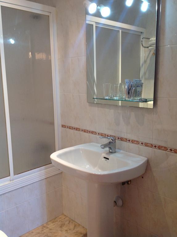 Hostal Julio Trujillo Luaran gambar