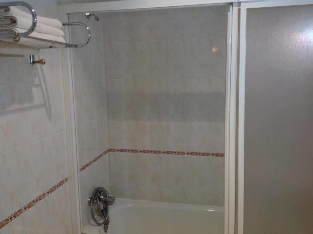 Hostal Julio Trujillo Luaran gambar